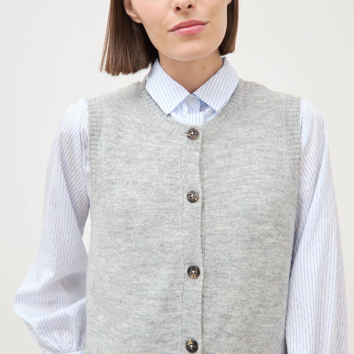 Pull droit court sans manches col rond gris femme