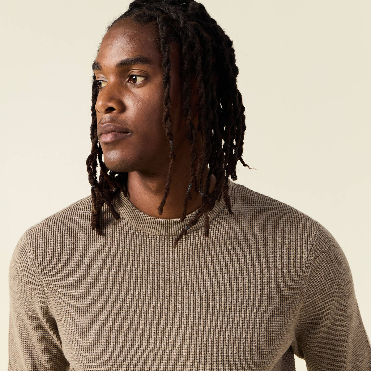 Pull manches longues col rond taupe homme
