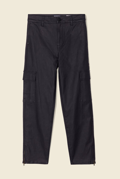Jeans cargo 7/8ème enduit denim noir enduit femme