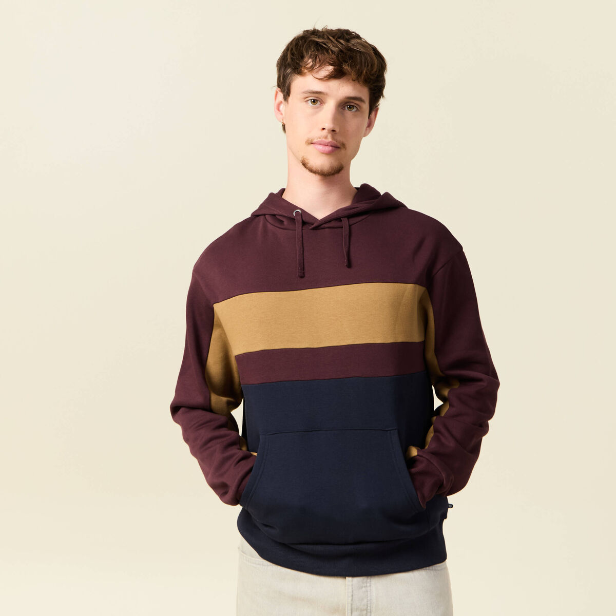 Sweat &agrave; capuche manches longues bordeaux homme