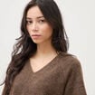 Pull droit court col v manches courtes marron femme