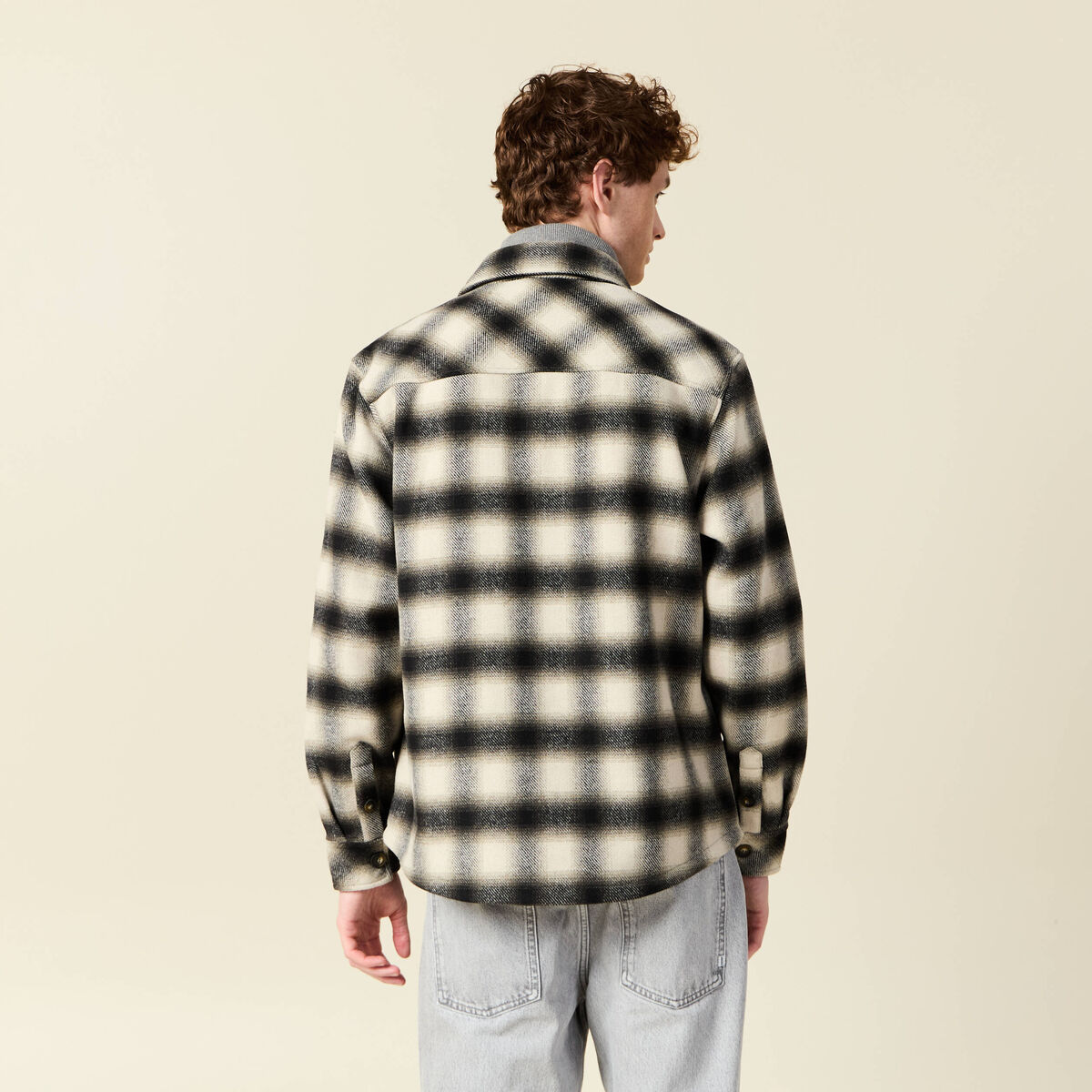 Surchemise oversize courte doubl&eacute;e vert kaki homme