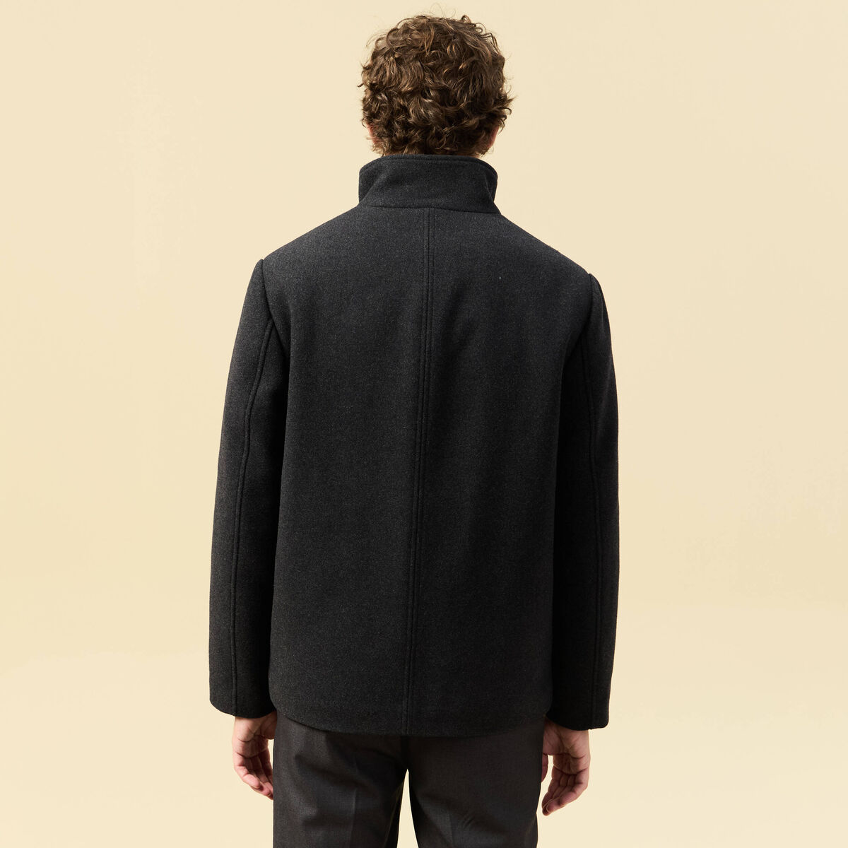 Manteau droit court col montant gris fonc&eacute; homme
