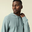 T-shirt &agrave; capuche bleu gris homme