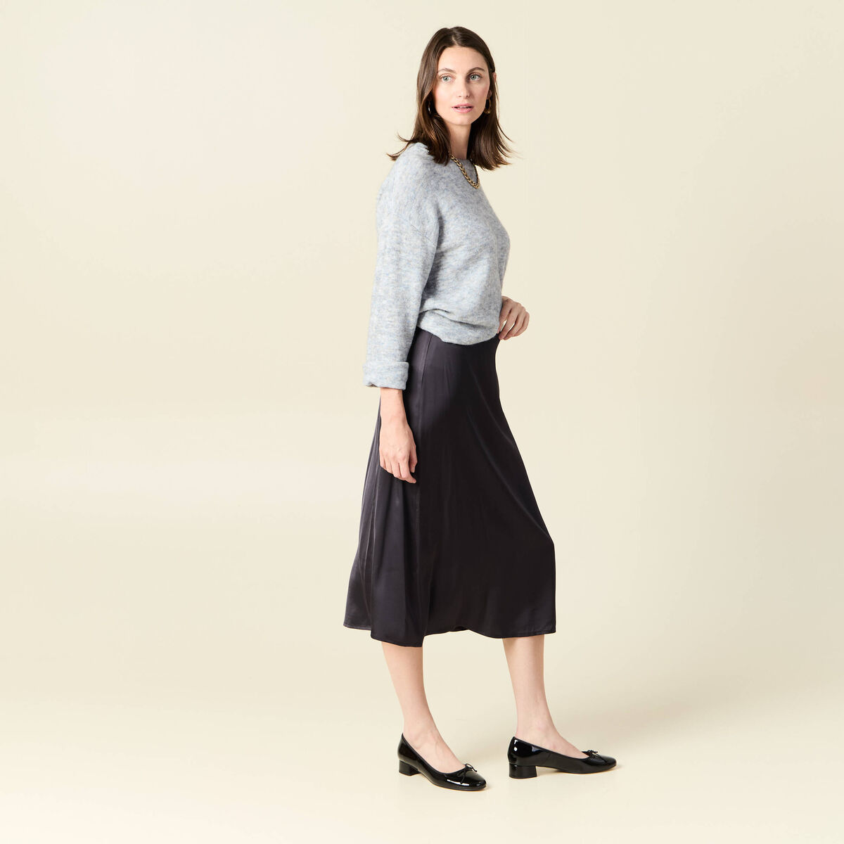 Jupe midi droite satin gris foncé femme