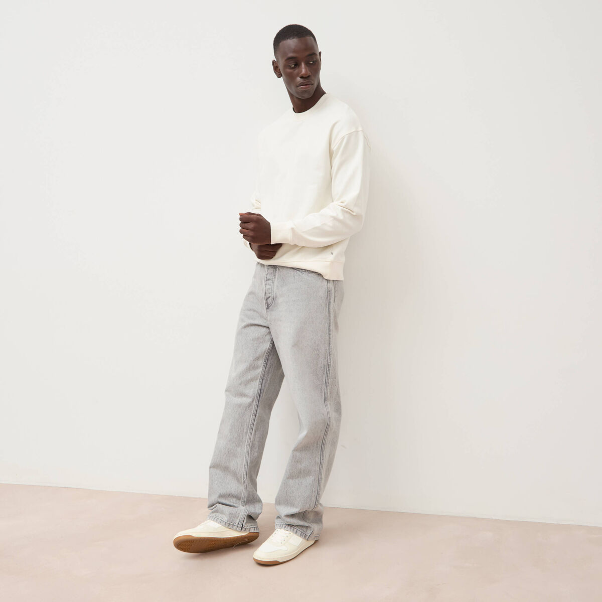 Jeans loose longueur 34 en coton denim gris clair homme