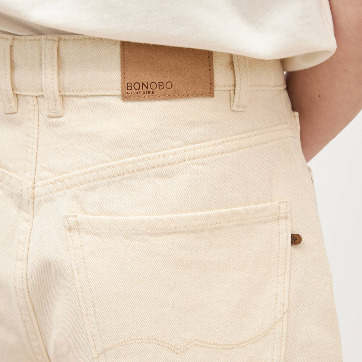Bermuda large taille haute en coton ecru femme
