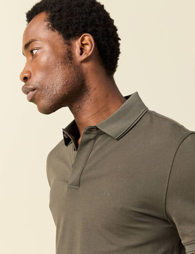 Polo cintr&eacute; manches courtes col polo vert fonc&eacute; homme