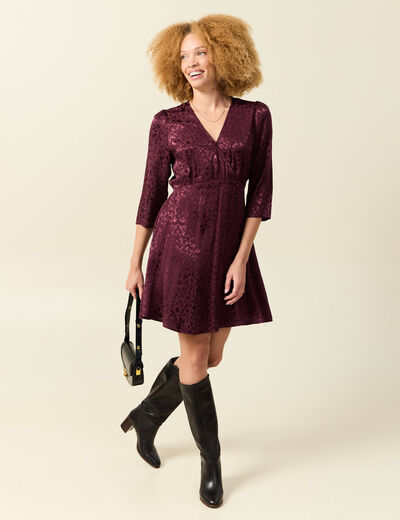 Robe &eacute;vas&eacute;e satin prune femme