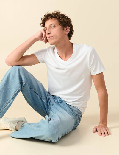 T-shirt ajust&eacute; col v manches courtes blanc homme