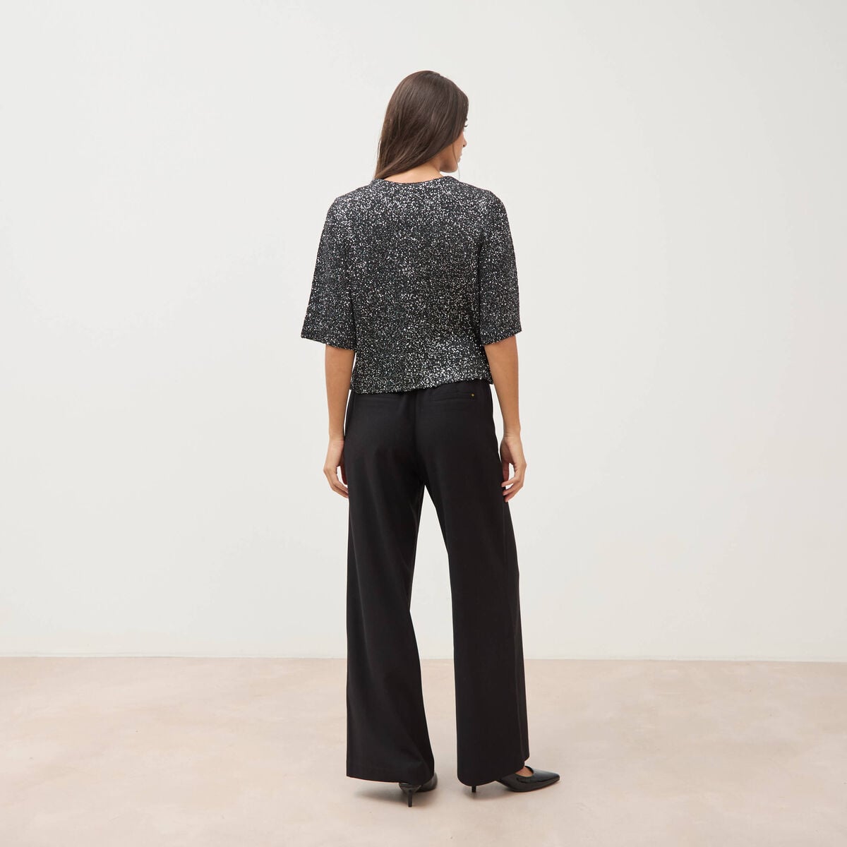 Pull manches courtes col rond brillant noir femme