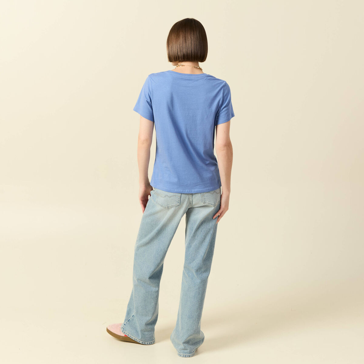 T-shirt cintr&eacute; col rond manches courtes bleu lavande femme