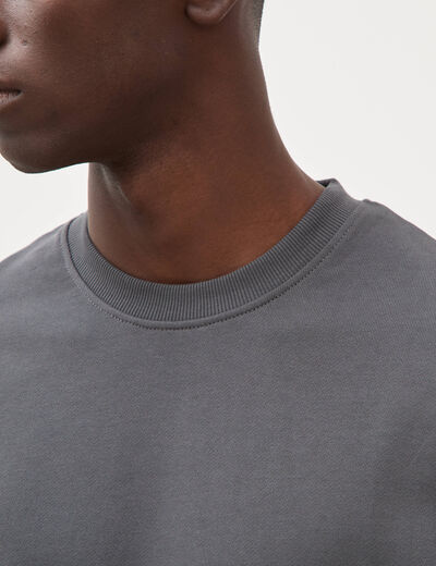 Sweat col rond manches longues en coton gris fonc&eacute; homme