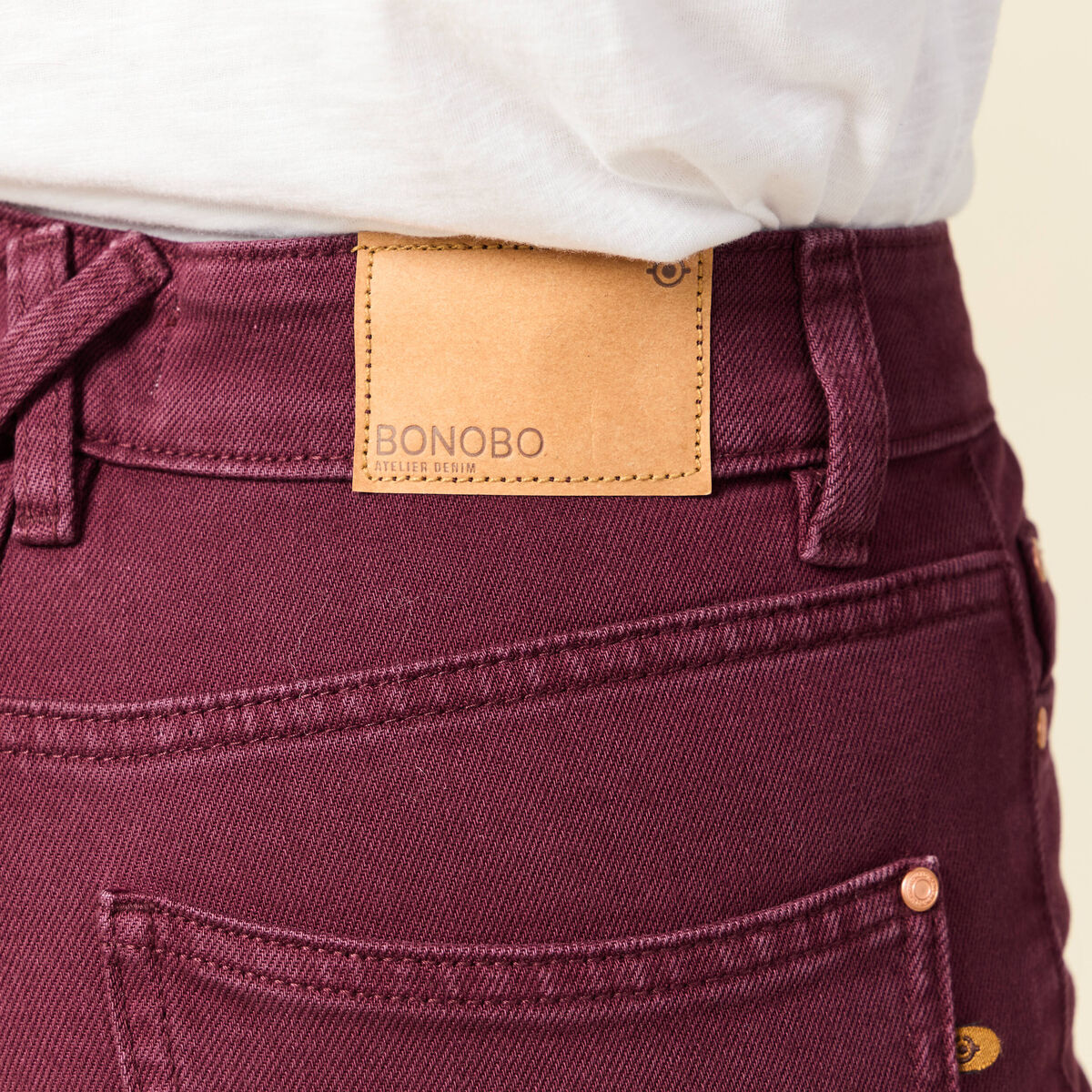 Jeans droit 7/8&egrave;me taille standard bordeaux femme