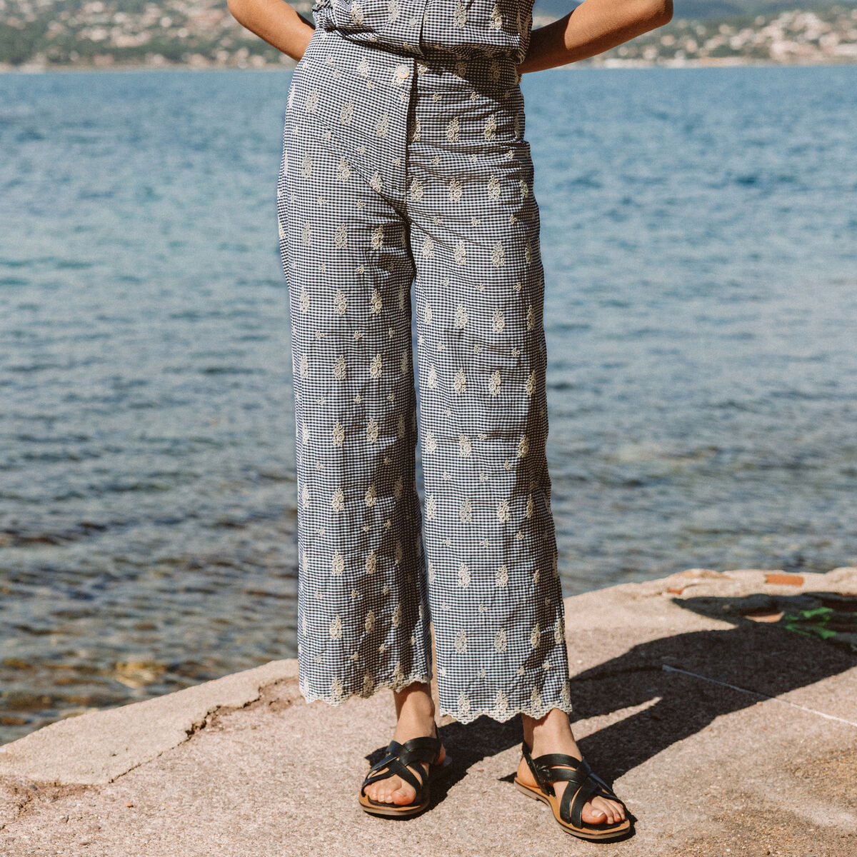 Pantalon loose longueur 3/4 en coton ecru femme