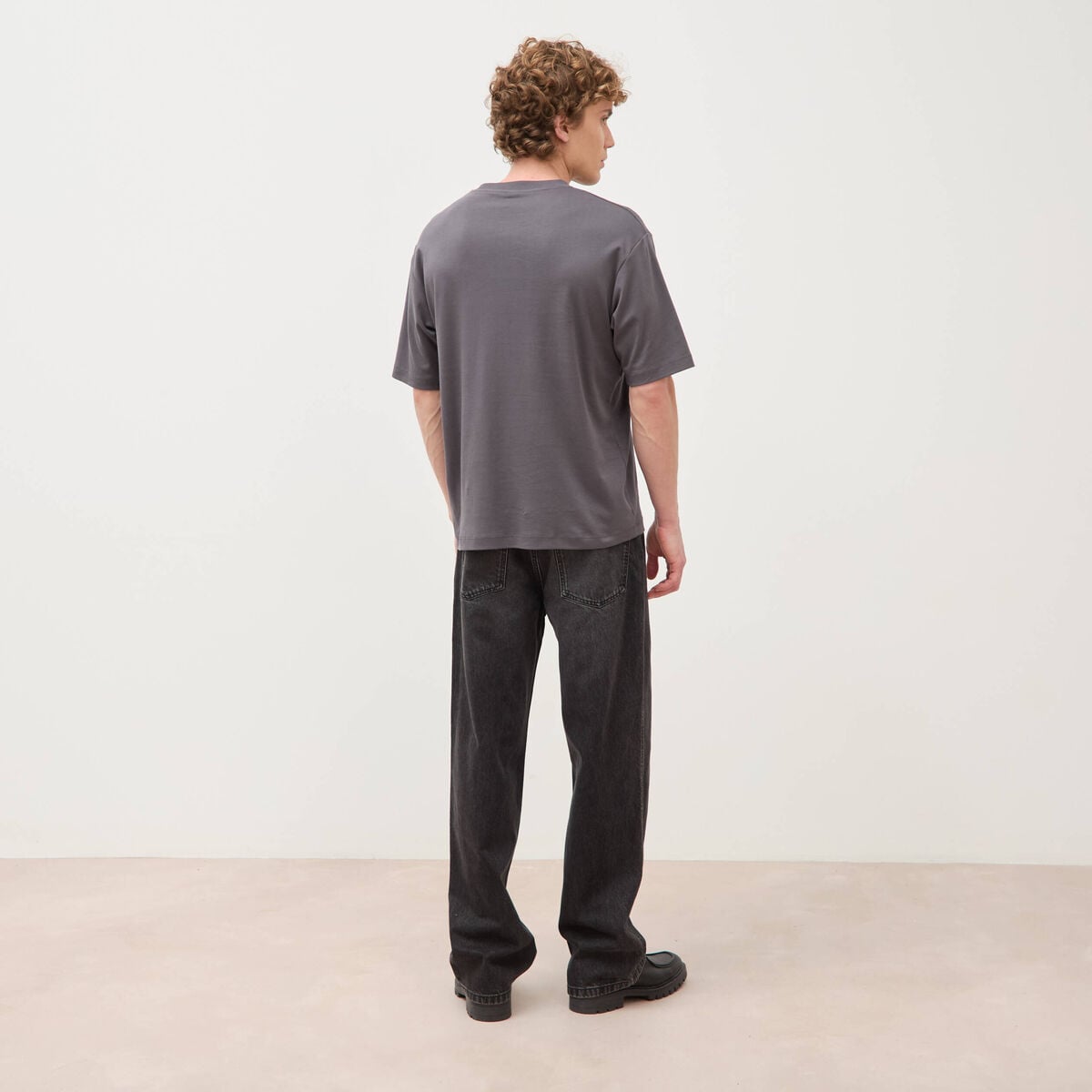 T-shirt manches courtes gris fonc&eacute; homme