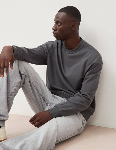 Sweat col rond manches longues en coton gris fonc&eacute; homme