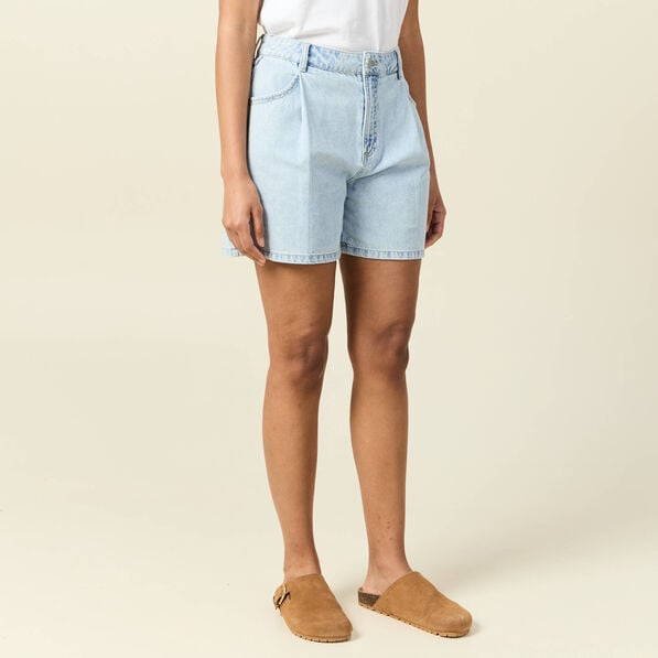 short droit en jean a pinces denim bleach femme Short droit en jean à pinces denim bleach femme