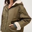 Parka oversize courte &agrave; capuche vert kaki femme