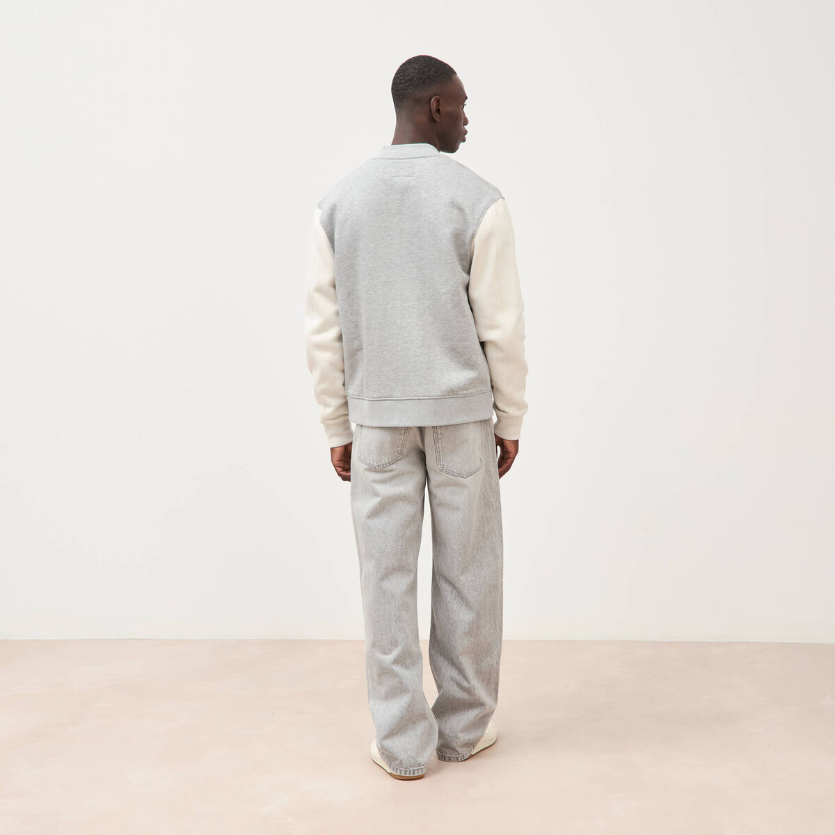 Sweat manches longues brod&eacute; gris clair homme