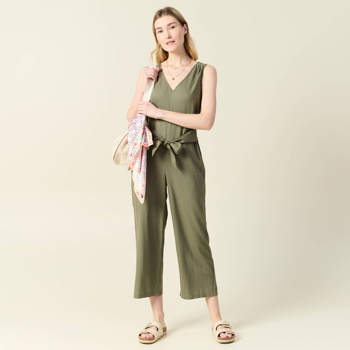 Combinaison pantalon col en V vert kaki femme