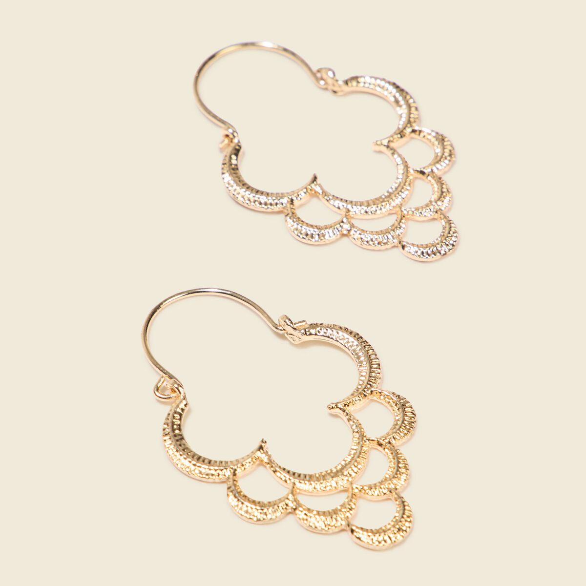 Boucles d'oreilles pendantes couleur or femme