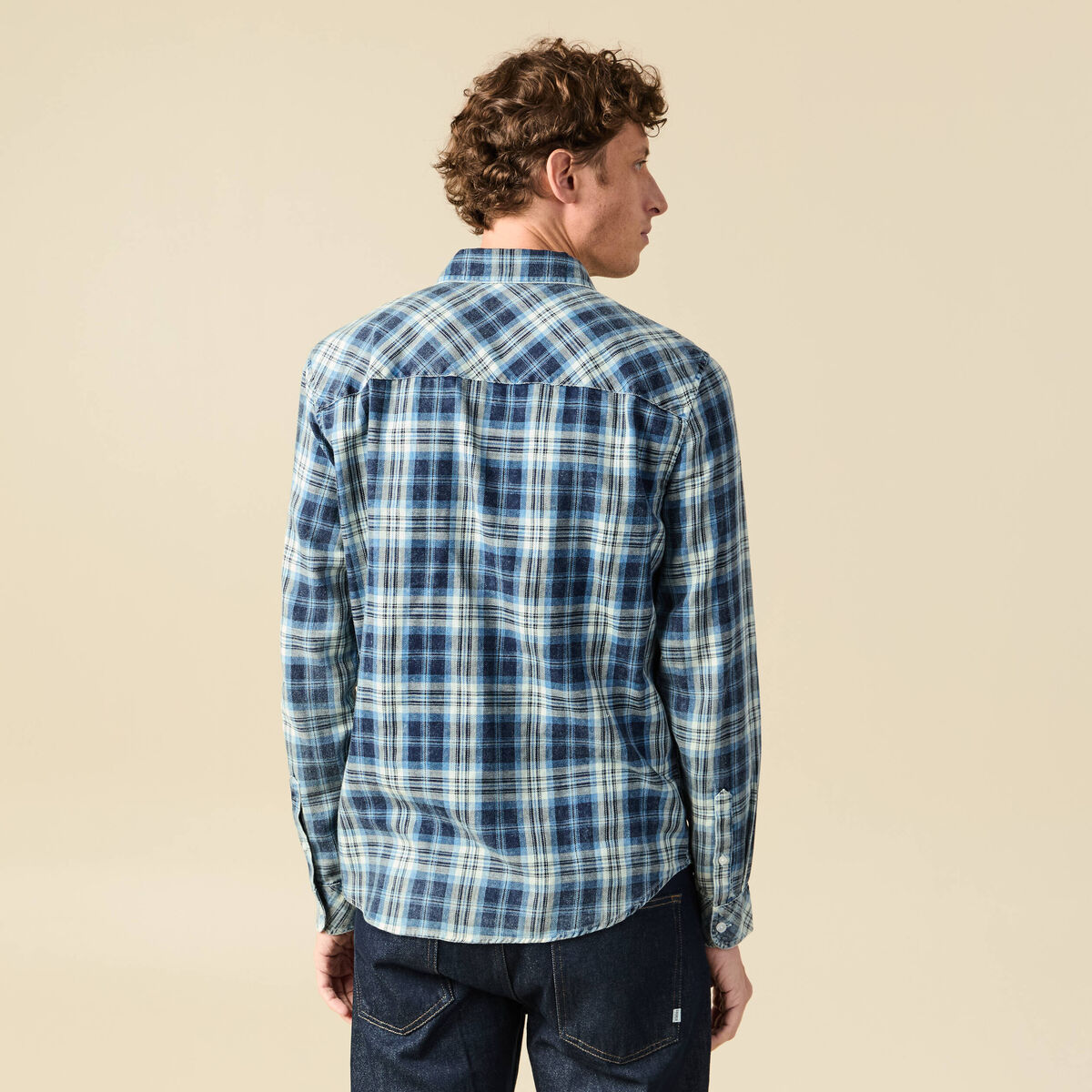 Chemise droite courte en coton bleu fonc&eacute; homme