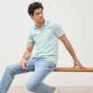 Polo cintr&eacute; en coton manches courtes bleu gris homme