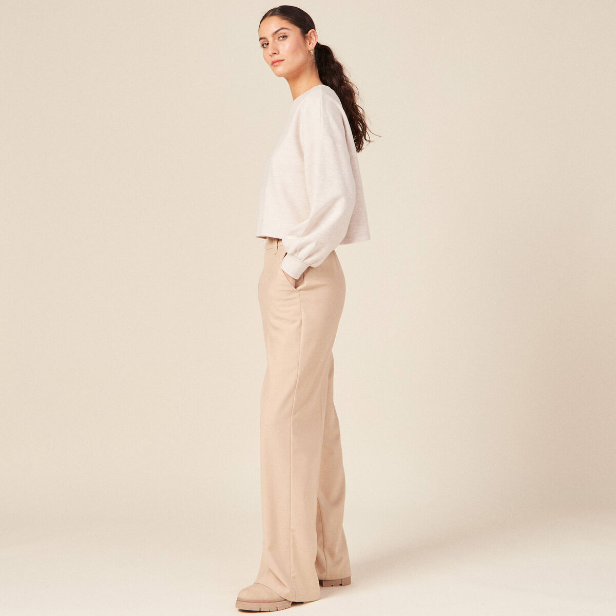 Sweat oversize court manches longues creme femme