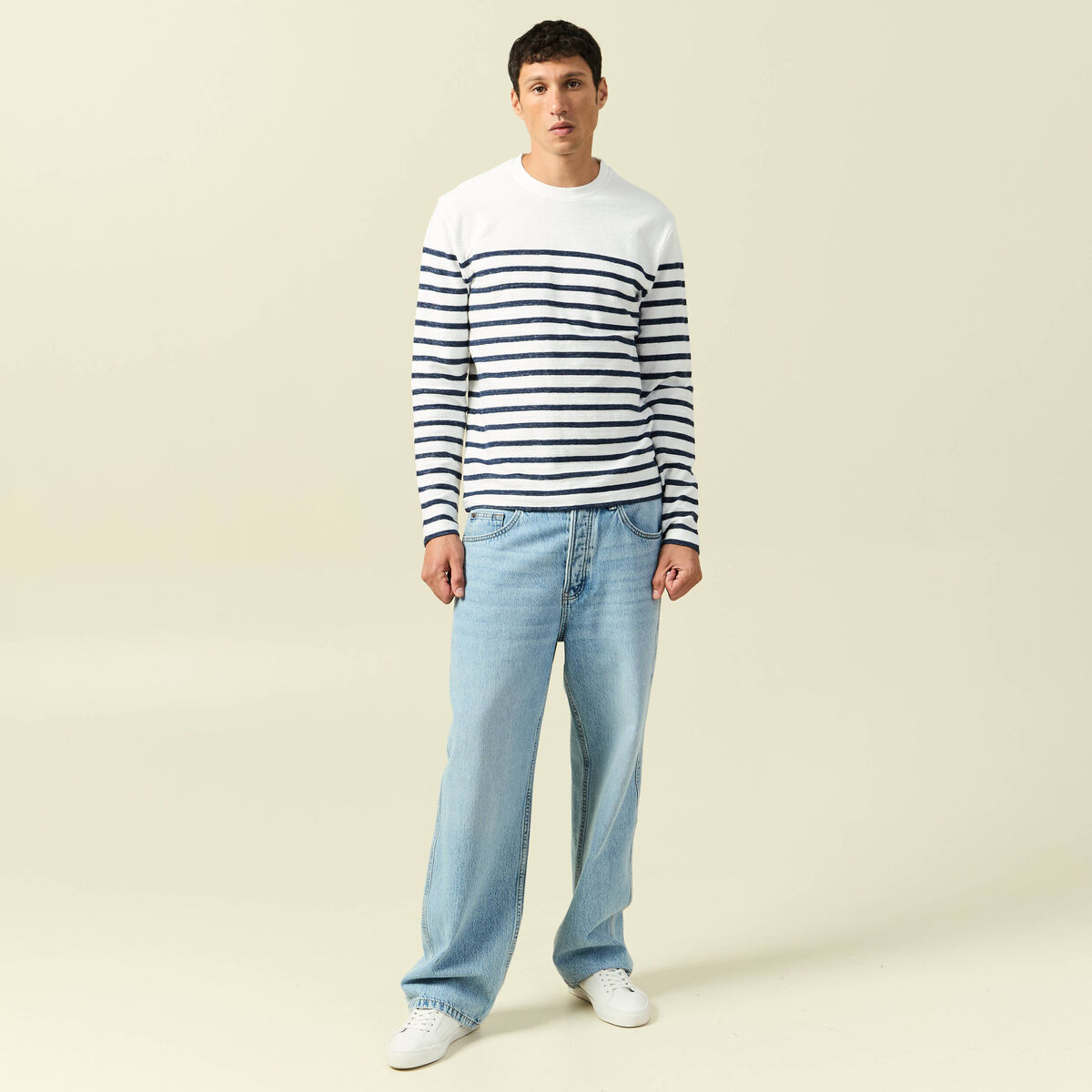T-shirt ajust&eacute; col rond manches longues ecru homme