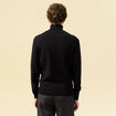 Pull droit court manches longues noir homme