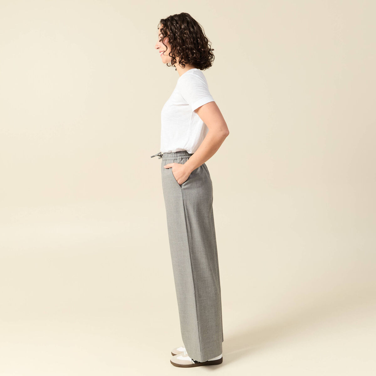 Pantalon taille haute fluide gris clair femme
