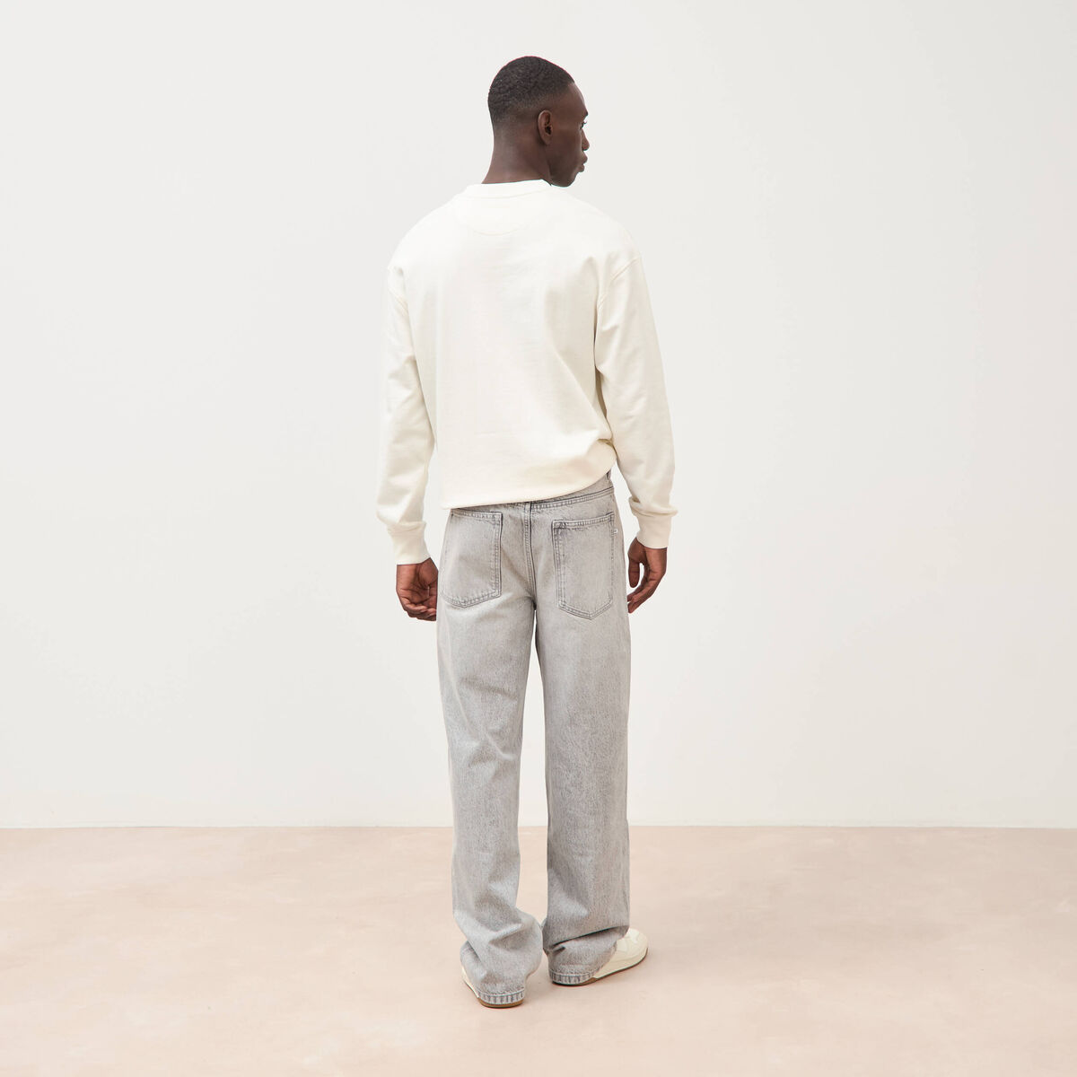 Jeans loose longueur 34 en coton denim gris clair homme