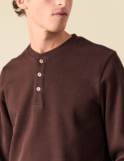 T-shirt cintr&eacute; en coton manches longues marron fonc&eacute; homme
