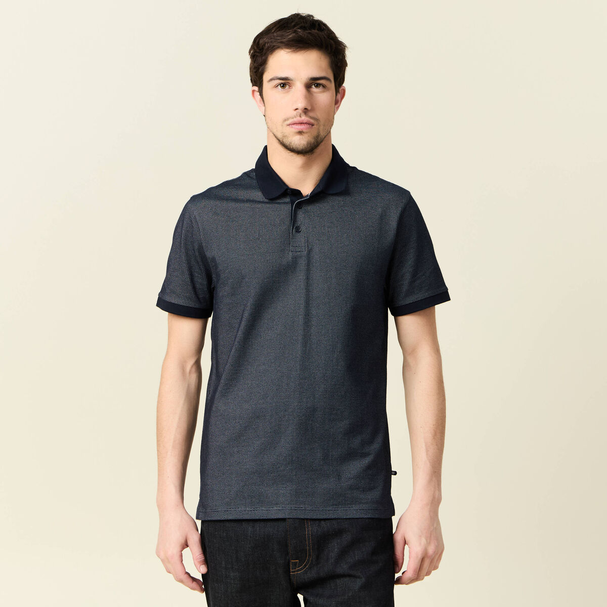 Polo cintr&eacute; manches courtes col polo bleu marine homme
