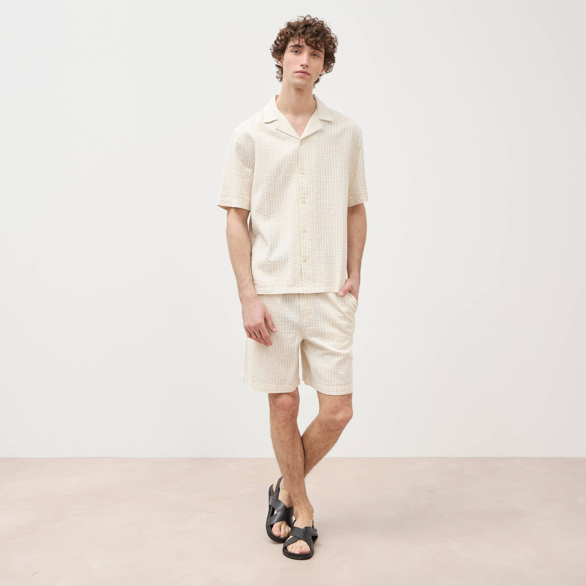 Chemise manches courtes col tailleur beige homme