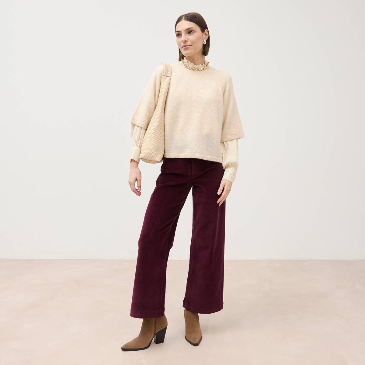 Pull droit court col v manches courtes ivoire femme