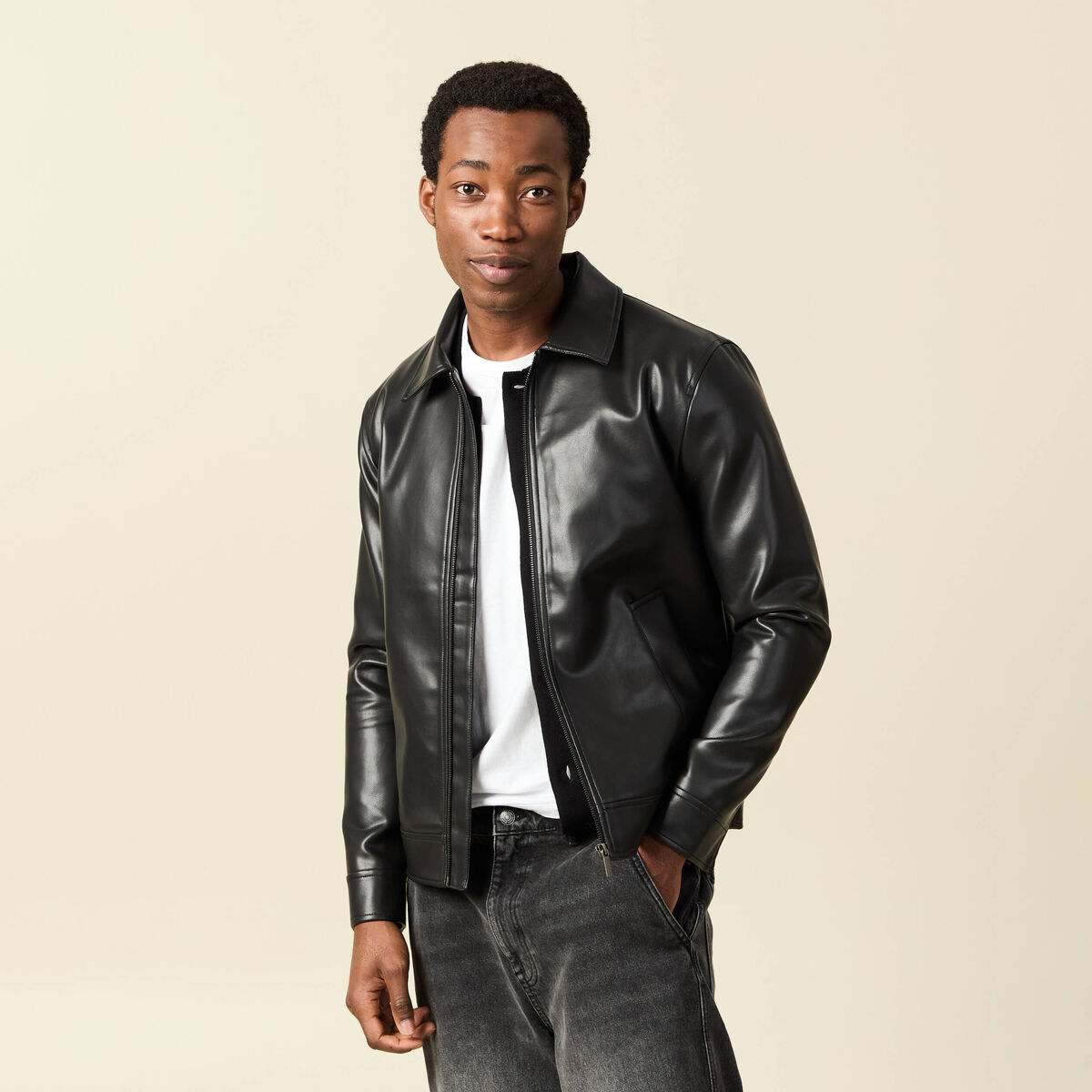 Blouson droit court manches longues noir homme