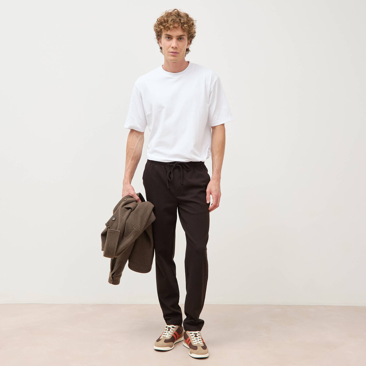 Pantalon chino jogger marron homme