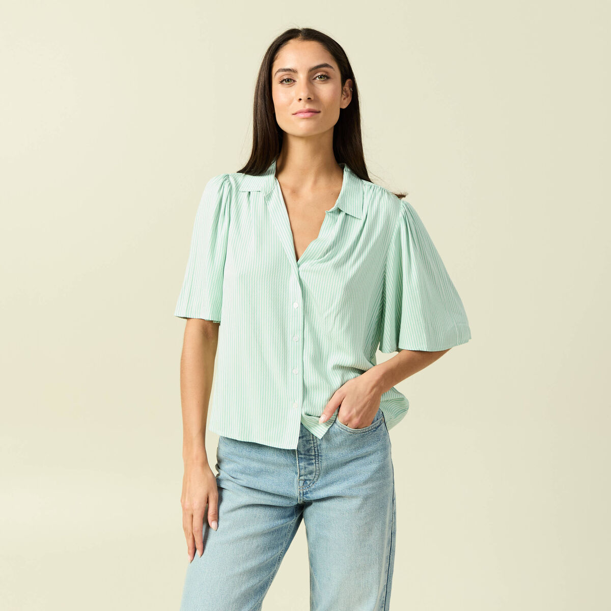 Chemise manches courtes vert pastel femme