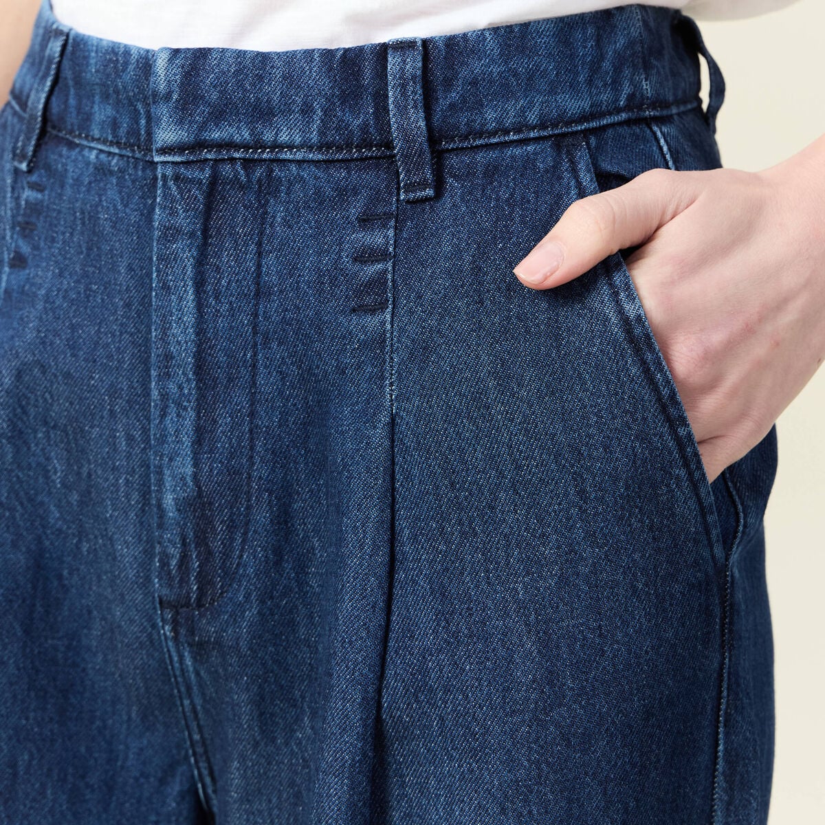 Jeans large &agrave; pinces denim brut femme