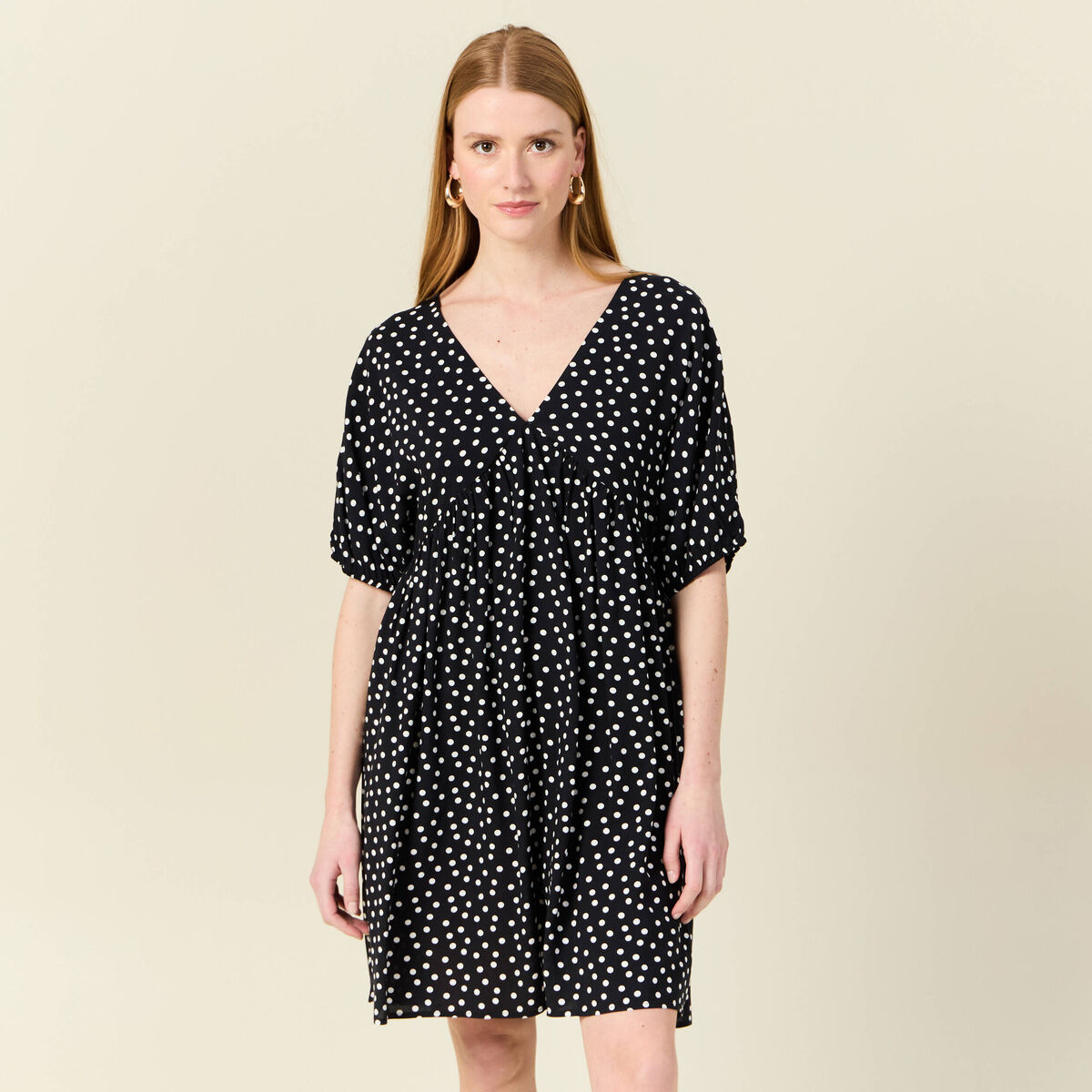 Robe évasée fluide col en V noir femme
