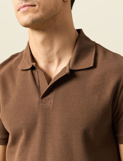 Polo cintré col cubain manches courtes marron homme