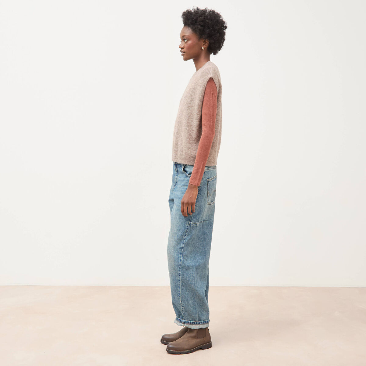 Pull droit court sans manches col rond marron clair femme