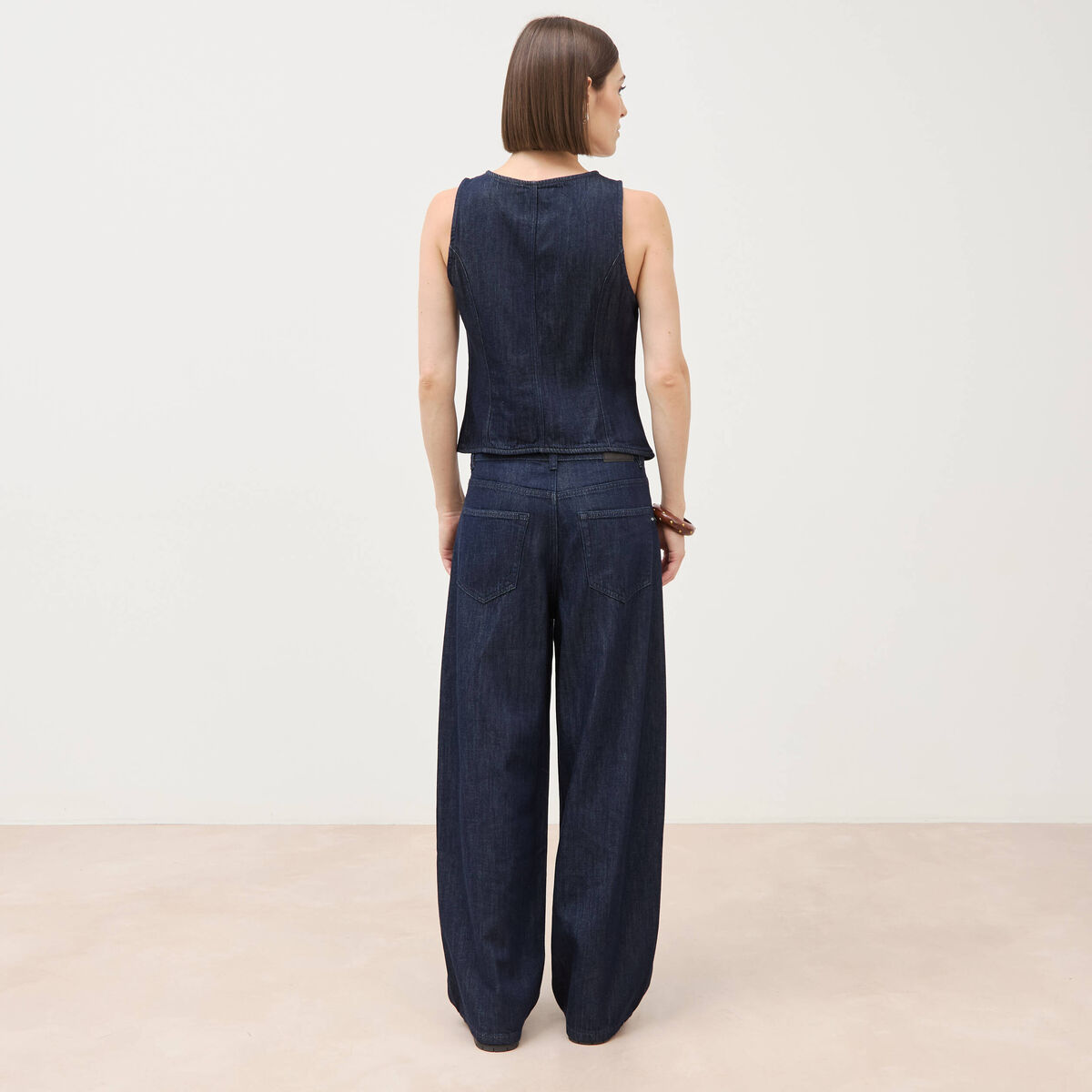 Gilet en jeans sans manches col rond denim brut femme