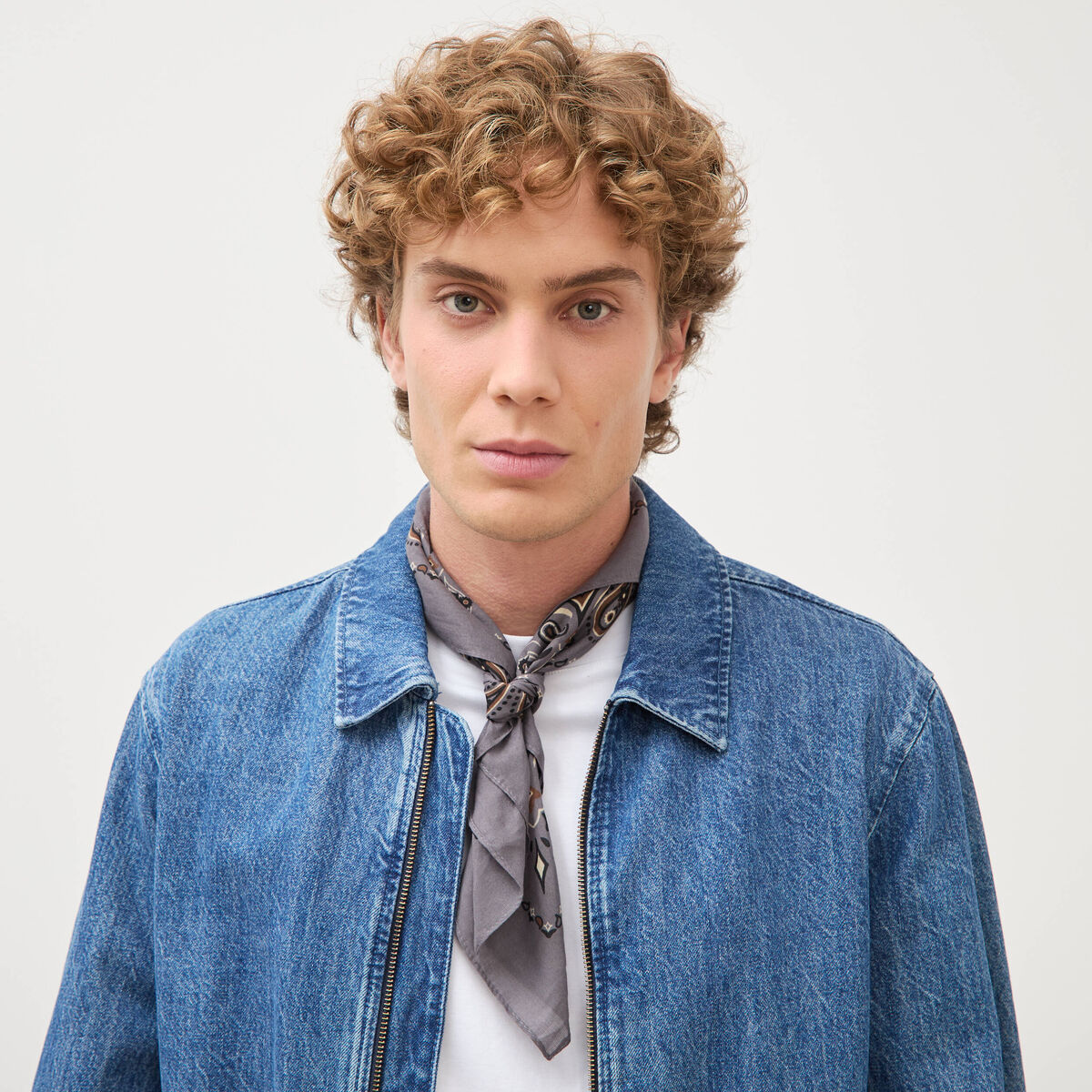 Foulard bandana en coton gris fonc&eacute; homme