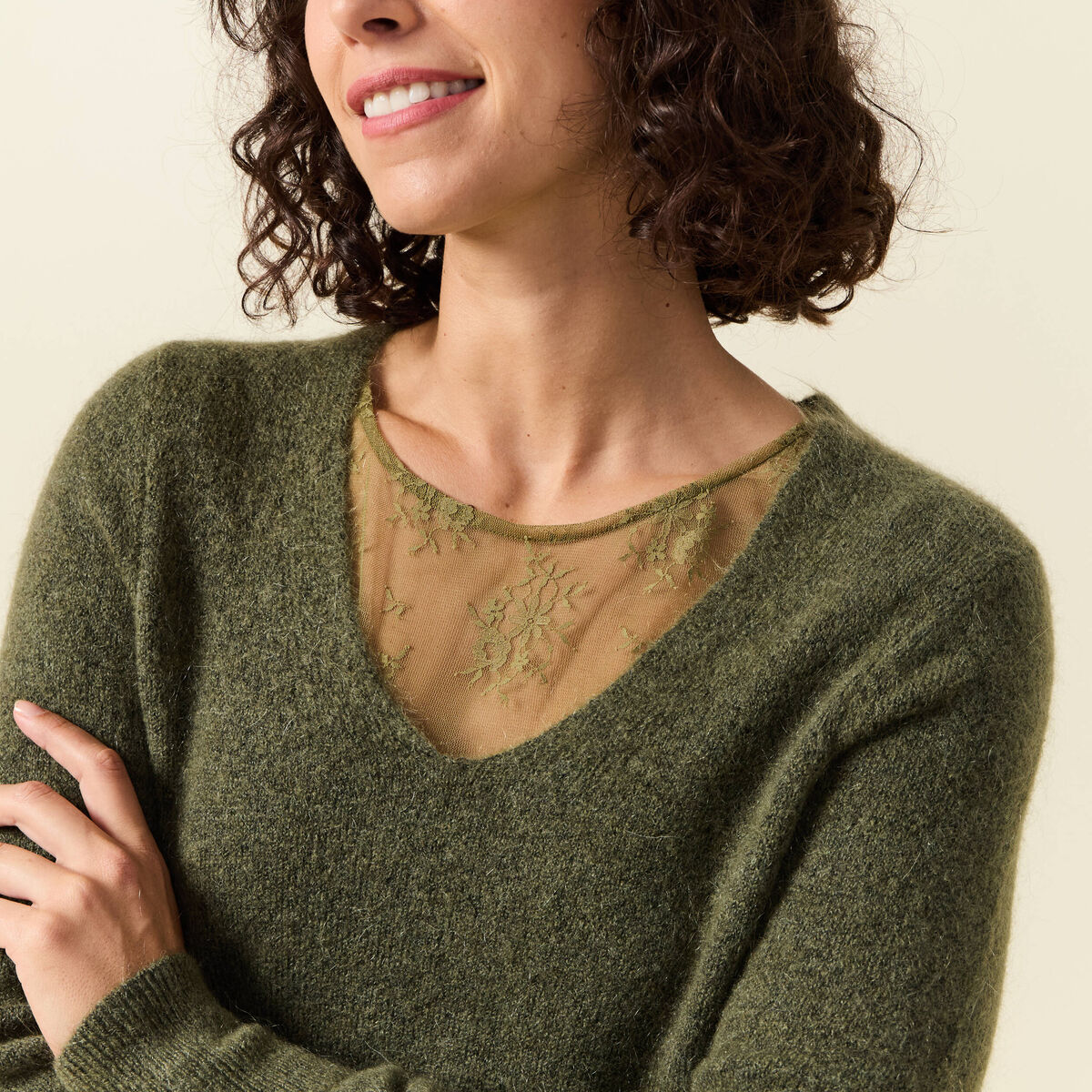 Pull col V manches longues vert kaki femme