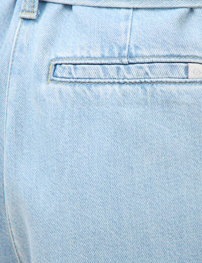 Short taille haute en jeans denim bleach femme
