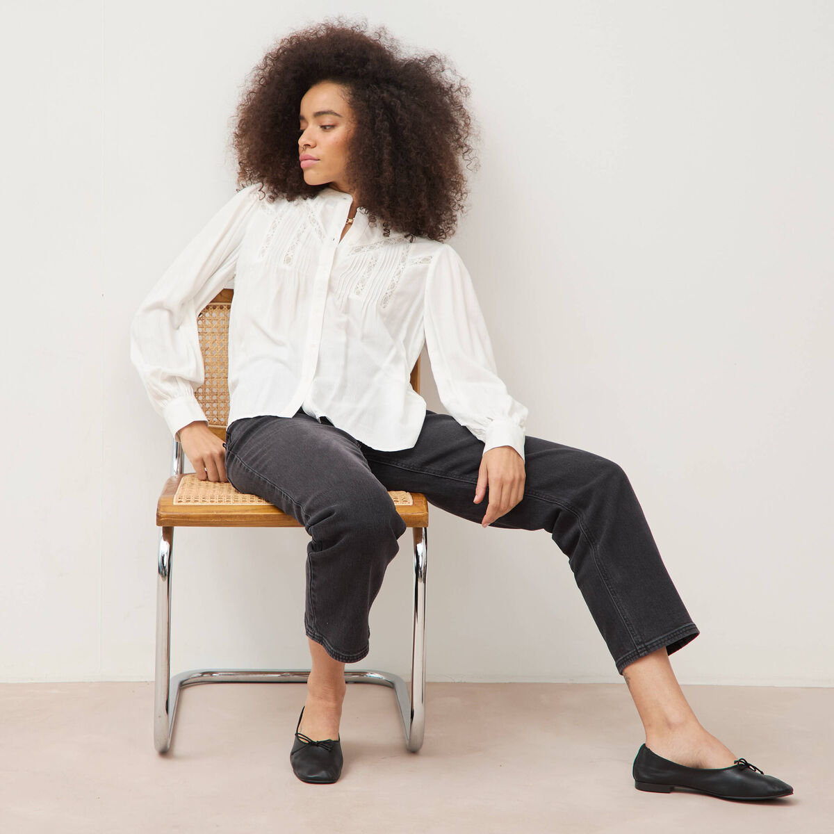 Blouse ajour&eacute;e col rond manches longues ecru femme