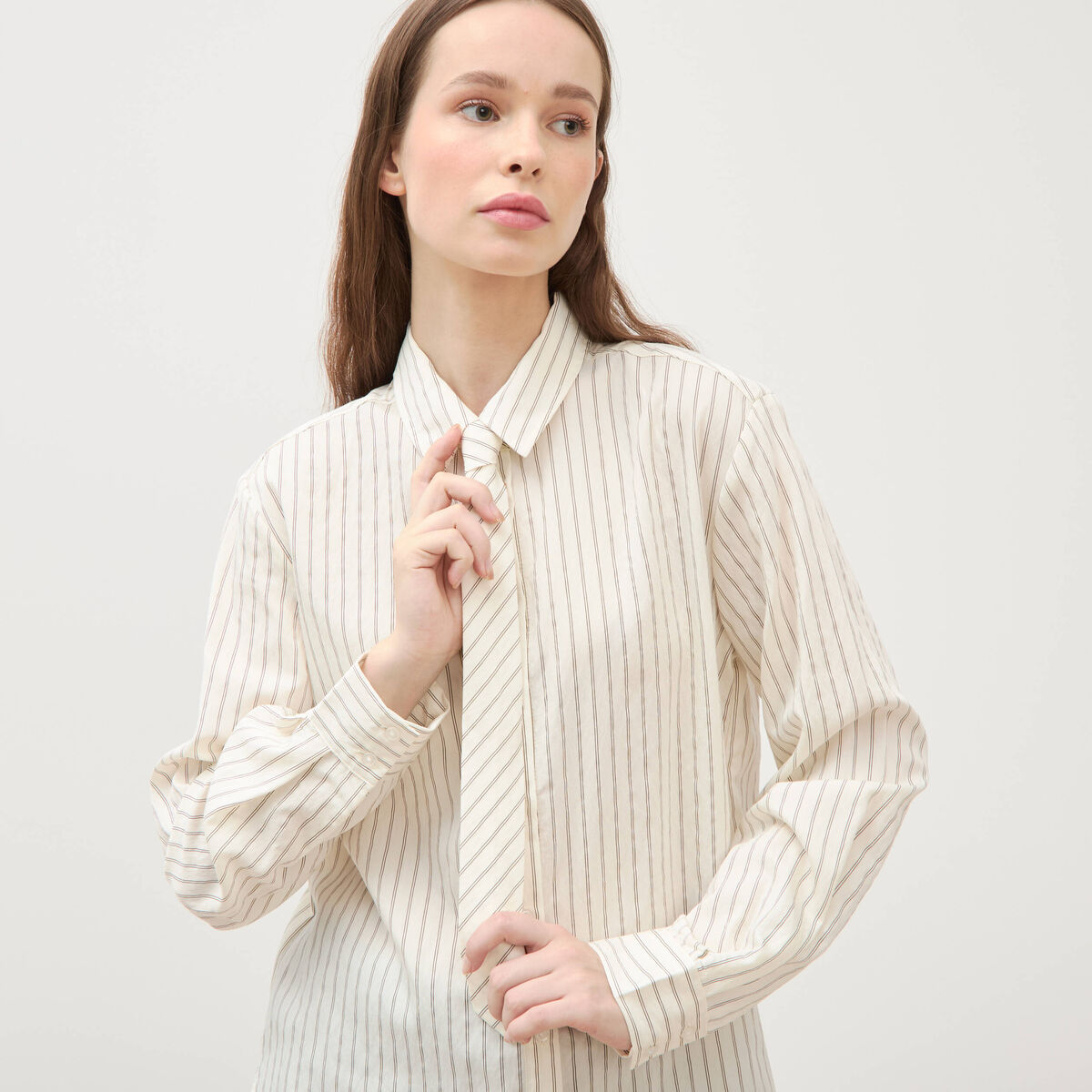 Chemise manches longues col am&eacute;ricain blanc femme